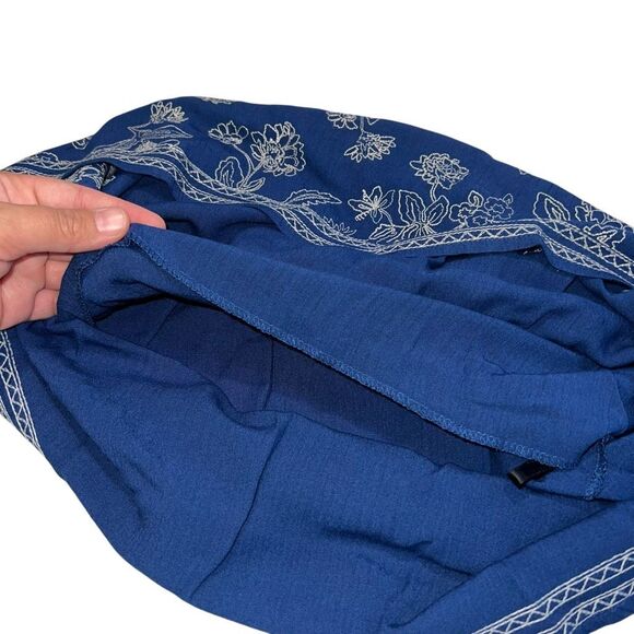 Blu Pepper Vintage Blue Embroidered Tank Top -‎ Size Medium - Picture 6 of 8